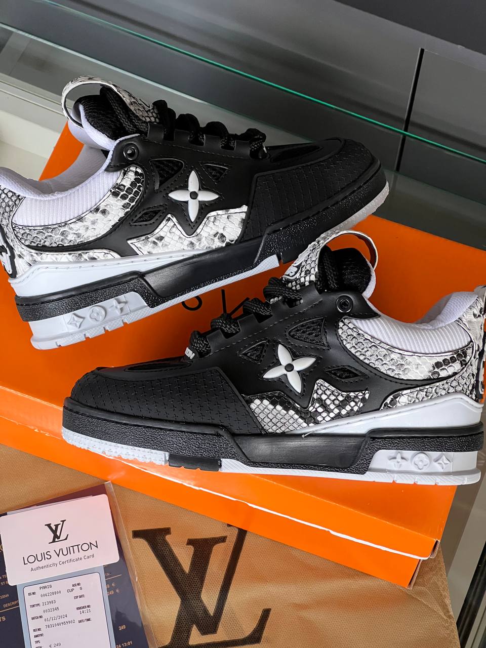 L - Shoes