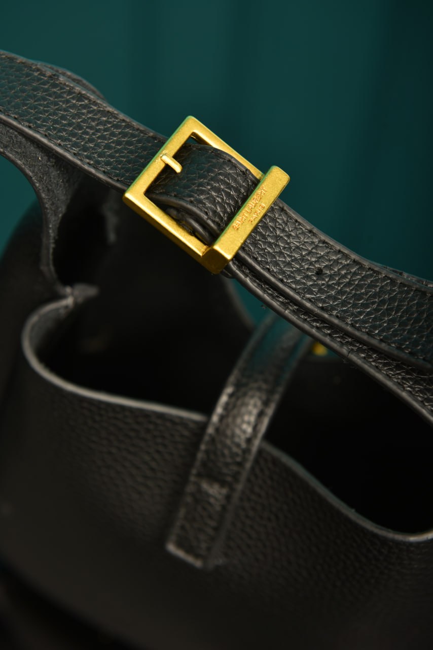 YS - Le 5 A 7 Micro Made of Grained Leather