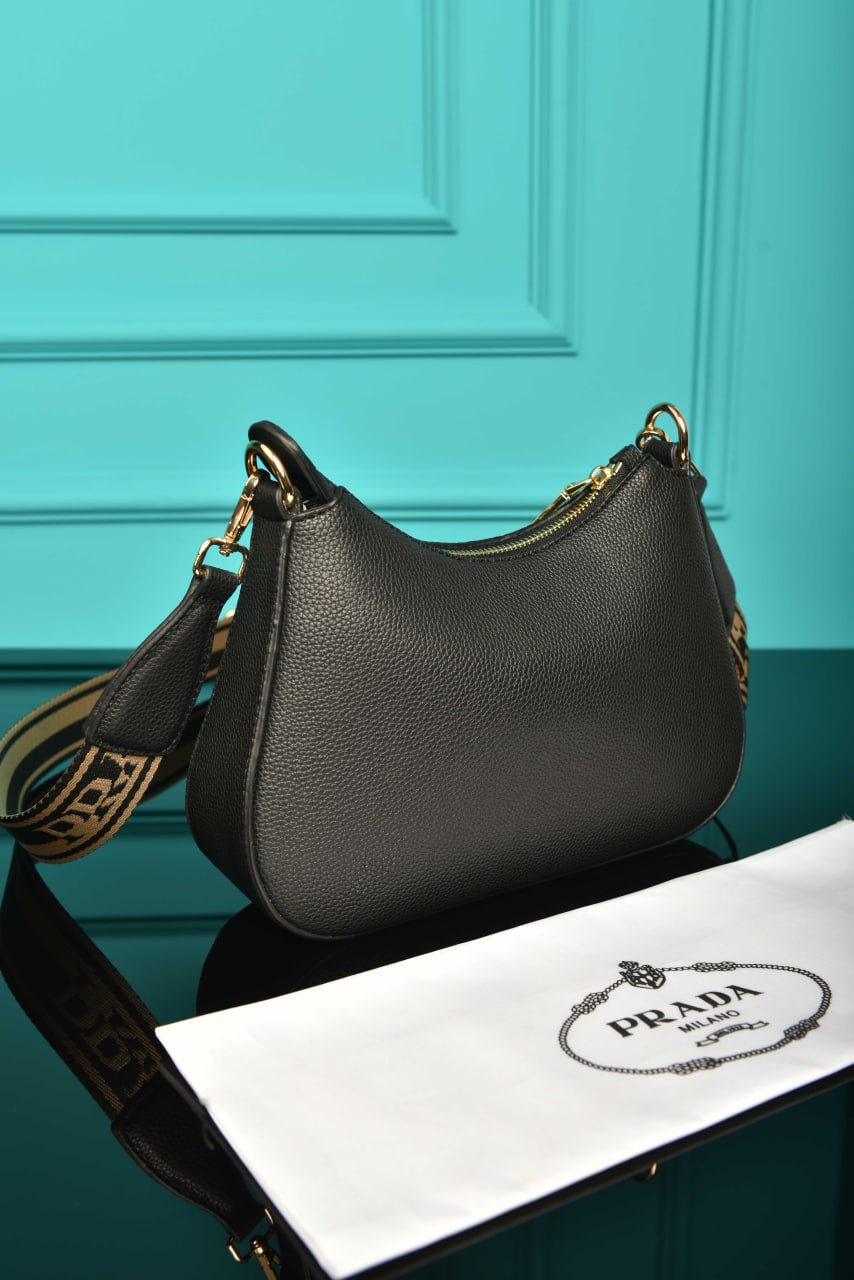 PR - Small Leather Shoulder Bag