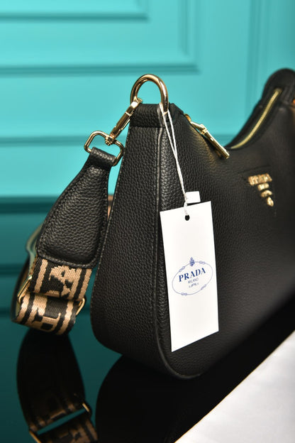 PR - Small Leather Shoulder Bag