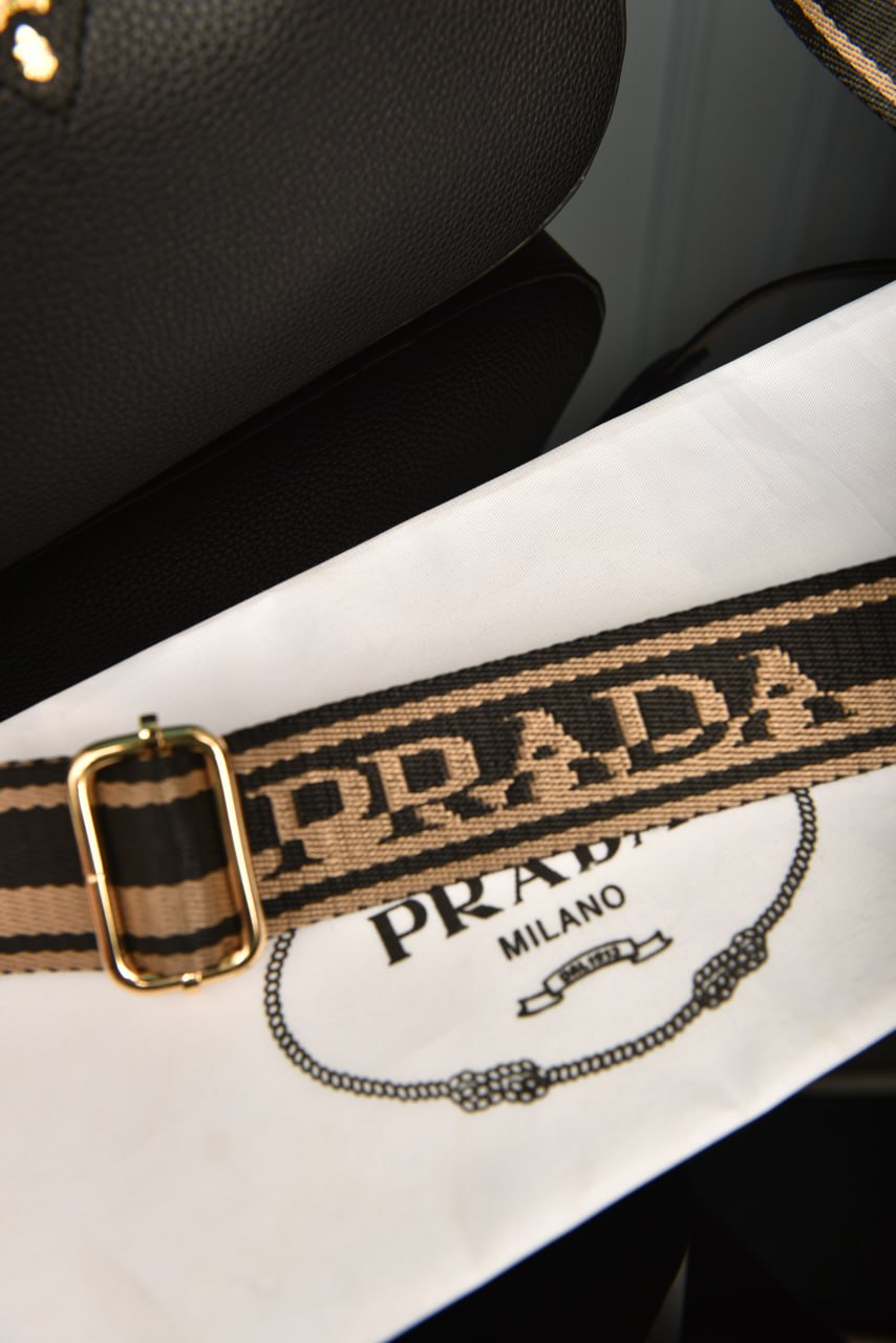 PR - Small Leather Shoulder Bag