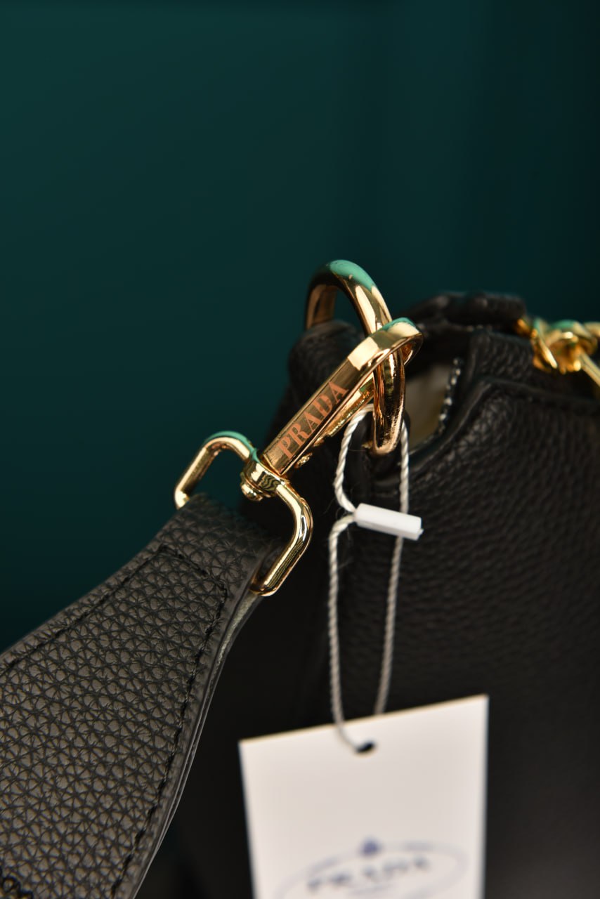 PR - Small Leather Shoulder Bag