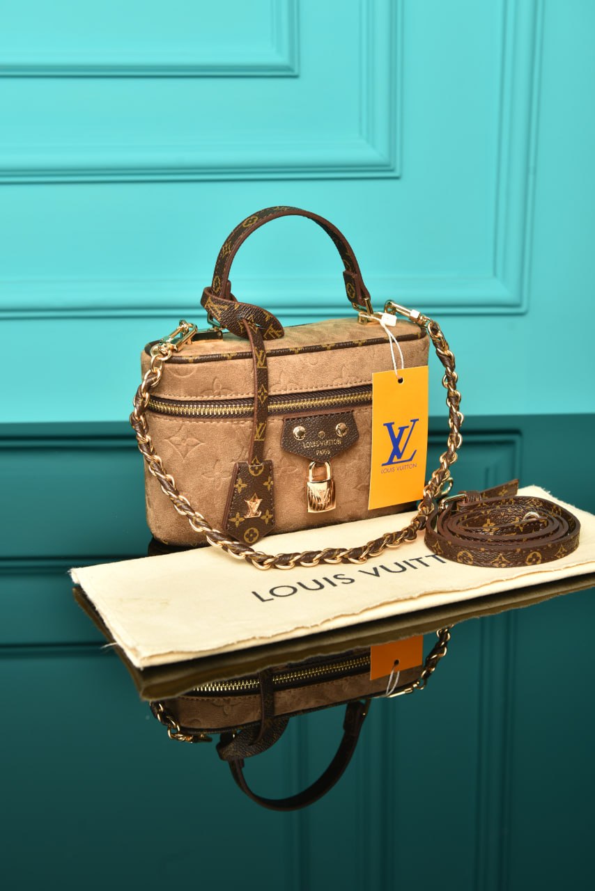 L - Vanity Chain Pouch in Suede
