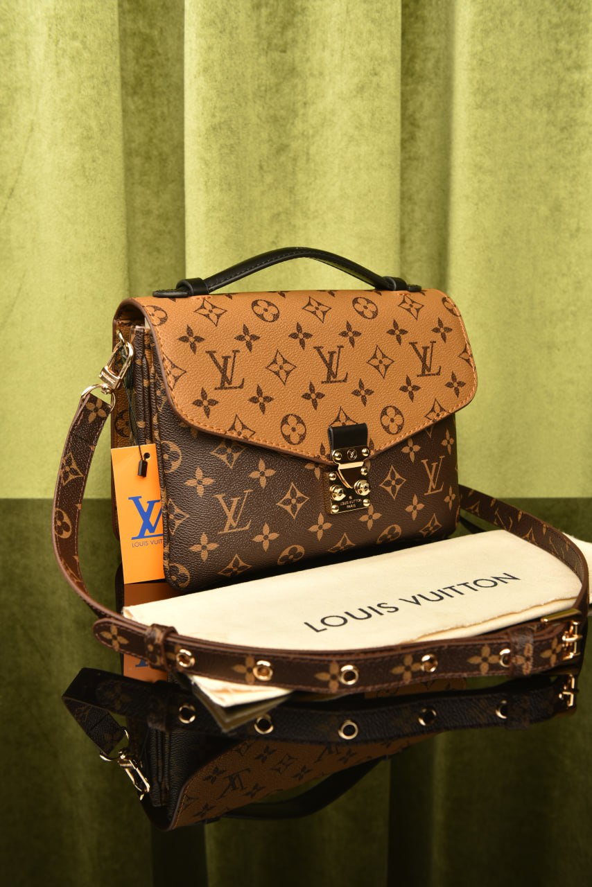 L - Metis Pochette