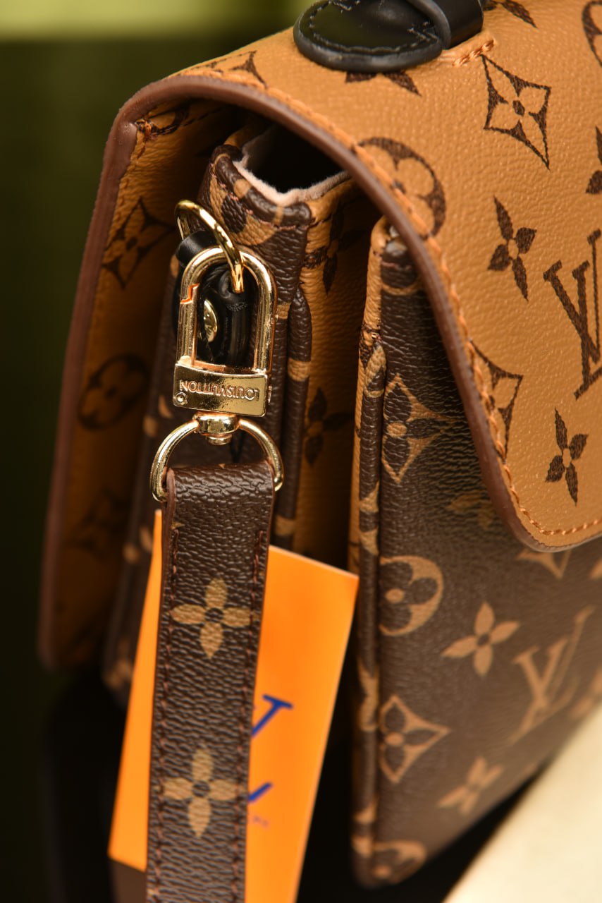 L - Metis Pochette
