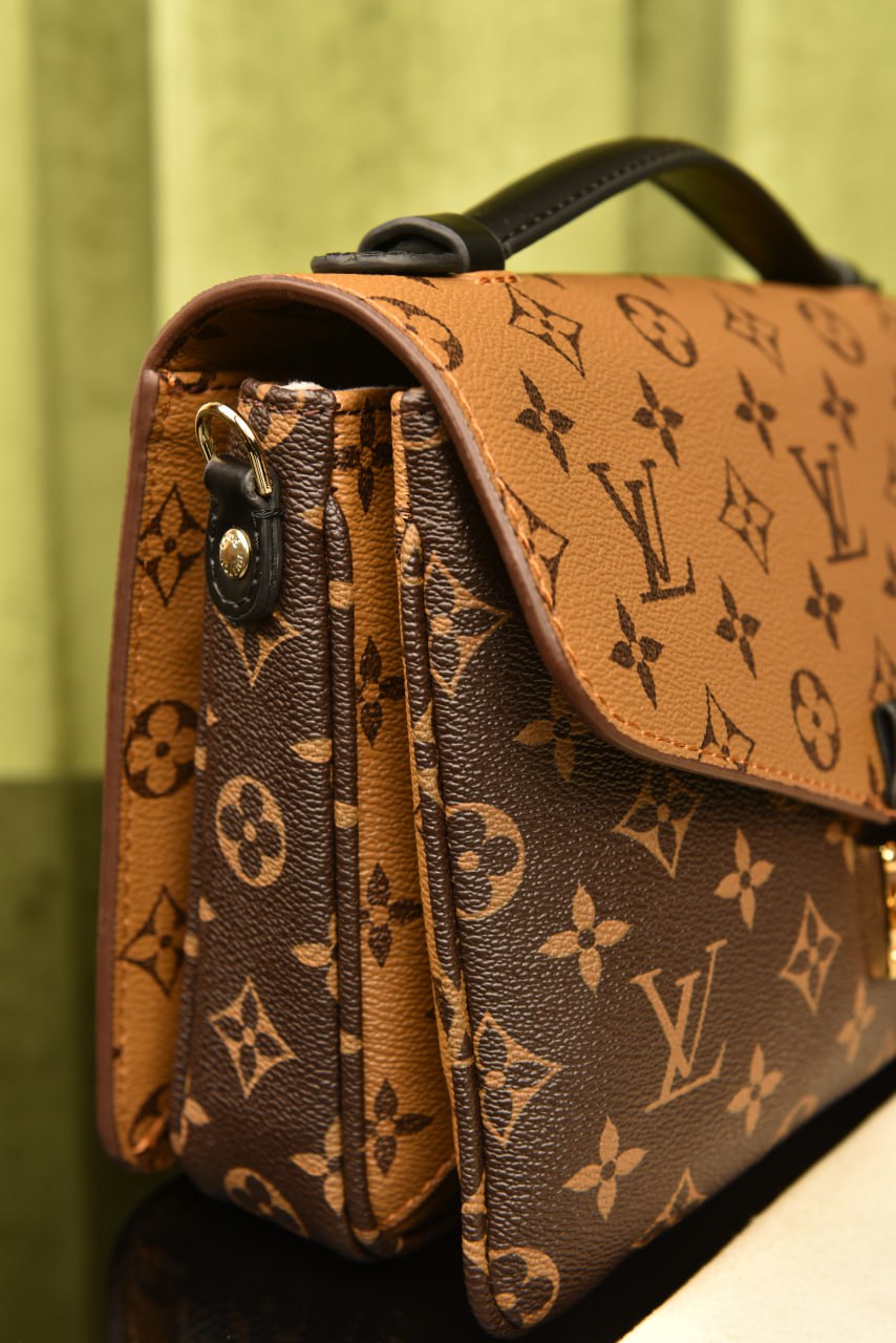 L - Metis Pochette