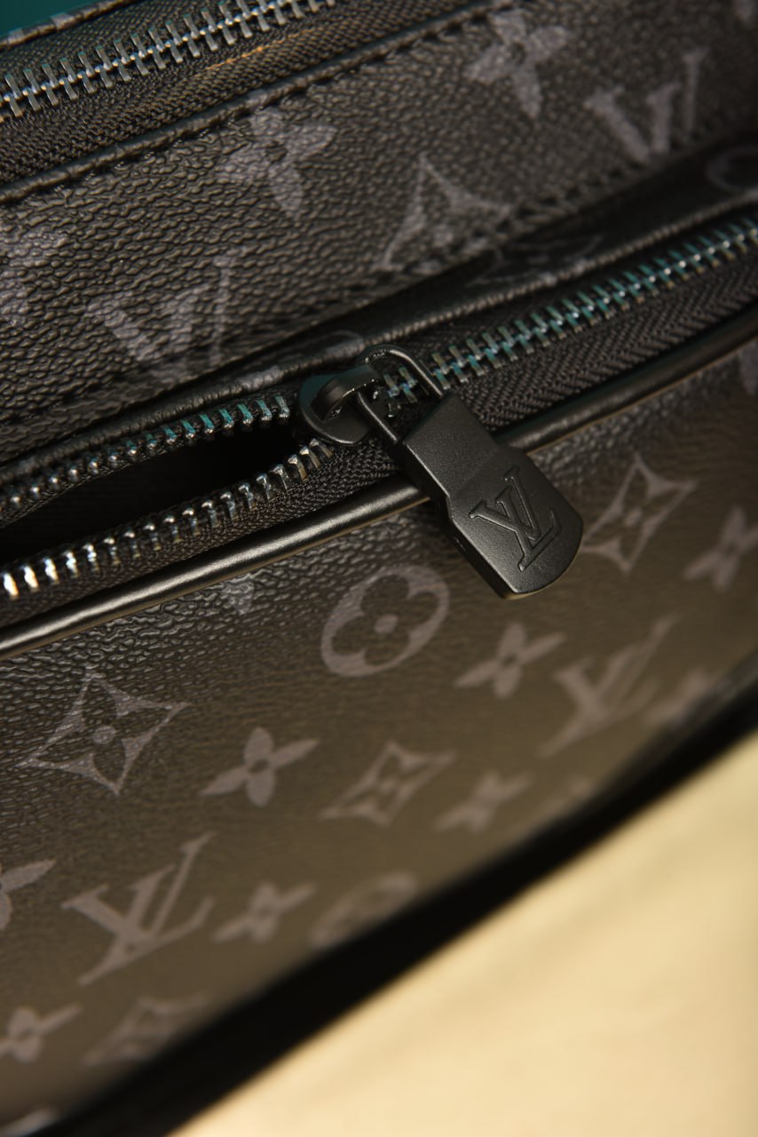 L - Christopher Bumbag