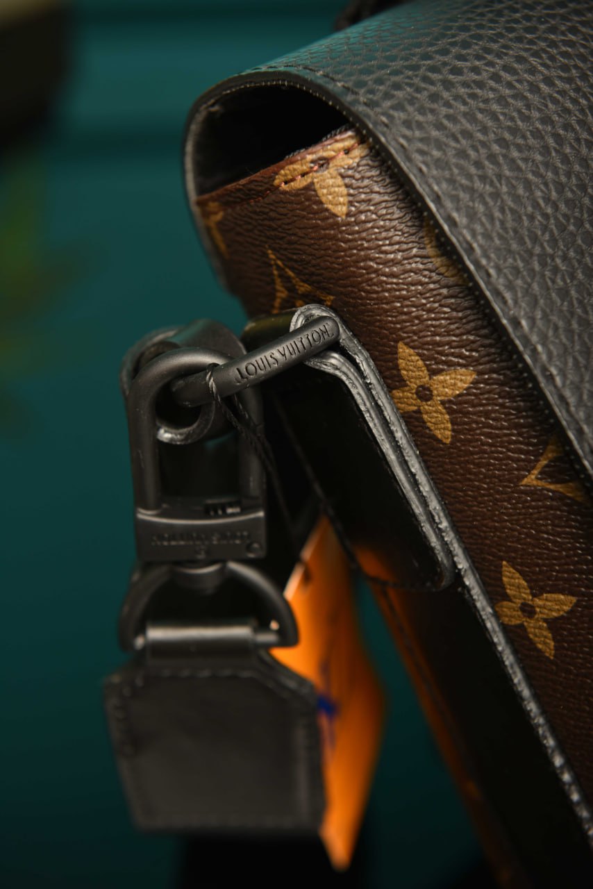 L - Takeoff messenger