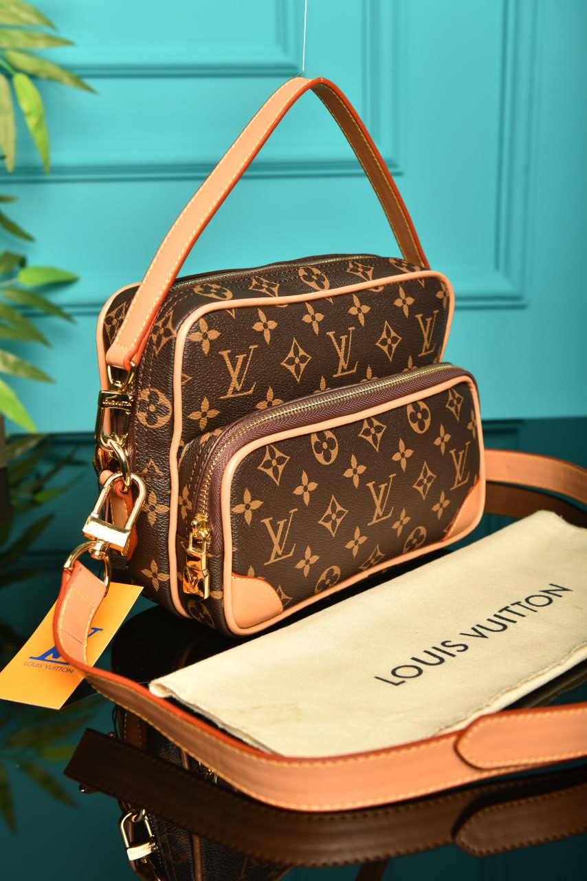 L - Nil Crossbody