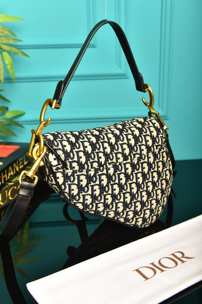 C-D - Saddle Bag