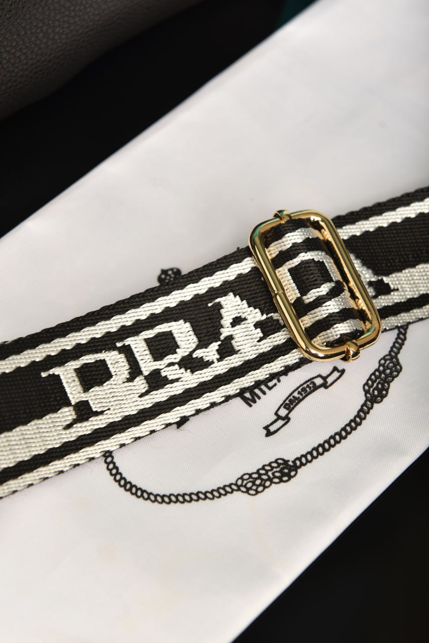PR - Vitello Daino Soft Mini Zippered Bag Argilla