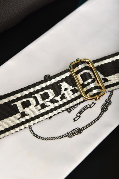 PR - Vitello Daino Soft Mini Zippered Bag Argilla