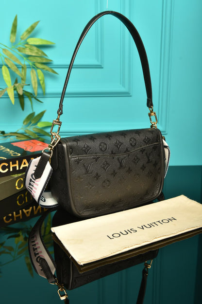 L - Diane Bag Black