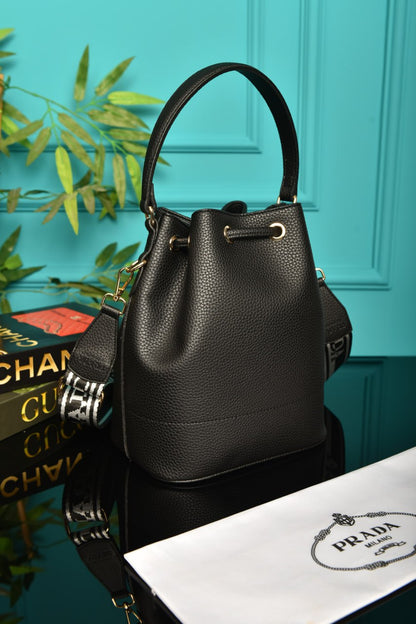 PR - Vitello Daino Bucket  Bag Black