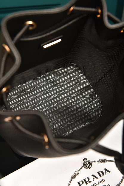 PR - Vitello Daino Bucket  Bag Black