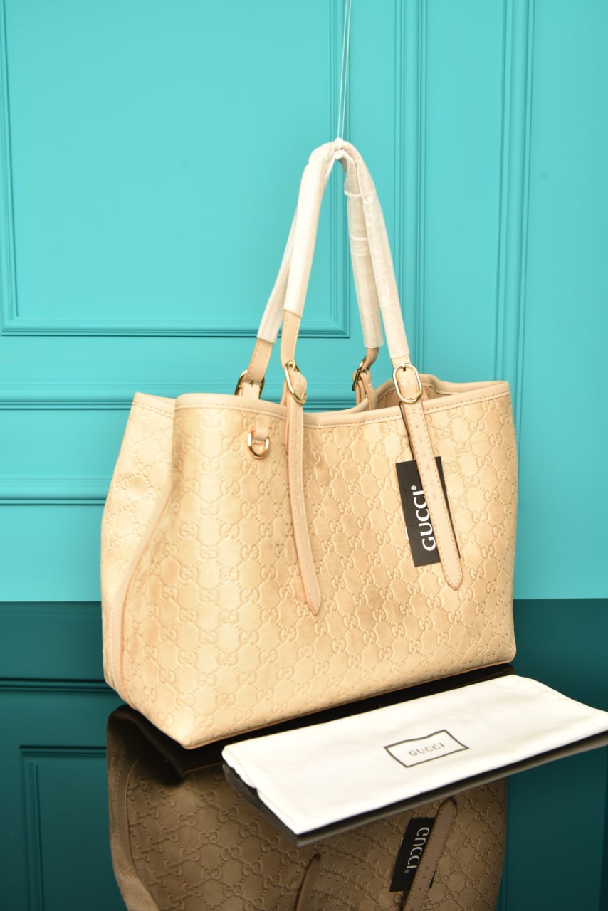 GCC - Emblem Medium Tote Bag in Suede