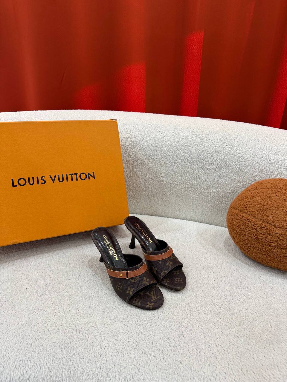 L - Shoes