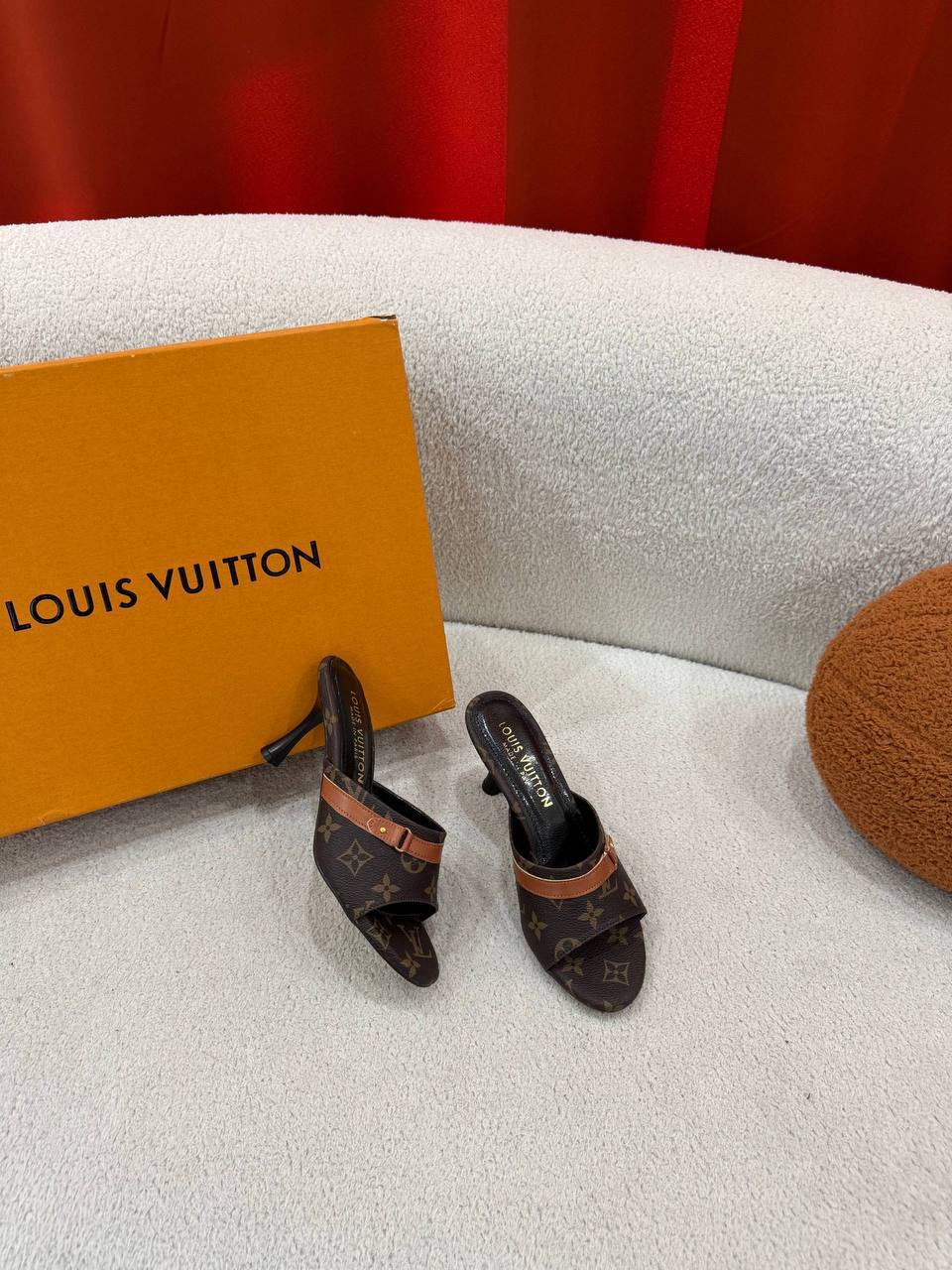 L - Shoes