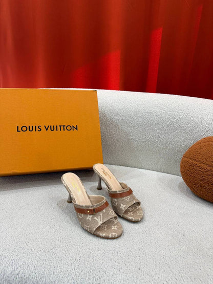 L - Shoes