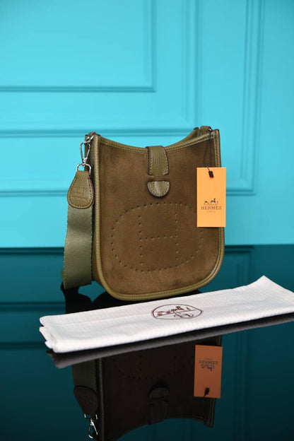 HM - Evelyne 16 Amazone Bag in Suede