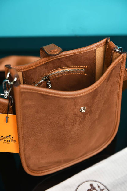 HM - Evelyne 16 Amazone Bag in Suede