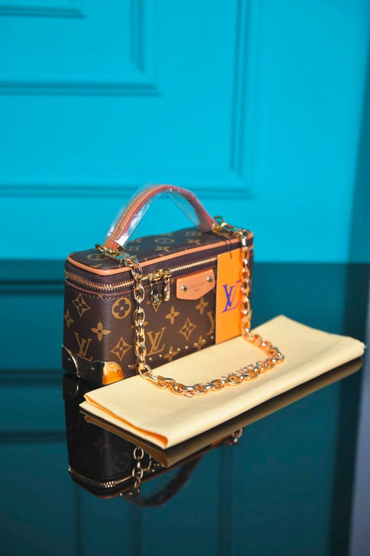 L - Vanity Pouch Trunk