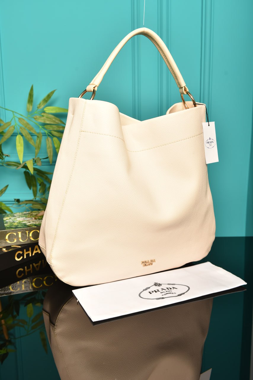 PR - Large Leather Shoulder Bag