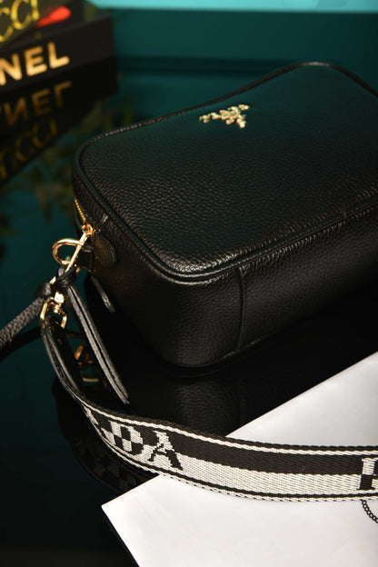 PR - Textured Camera Bag