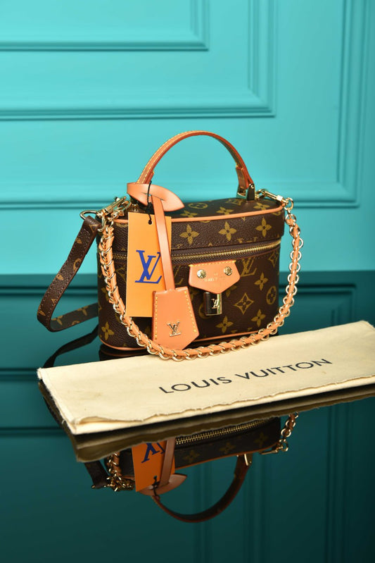 L - Vanity Chain Pouch