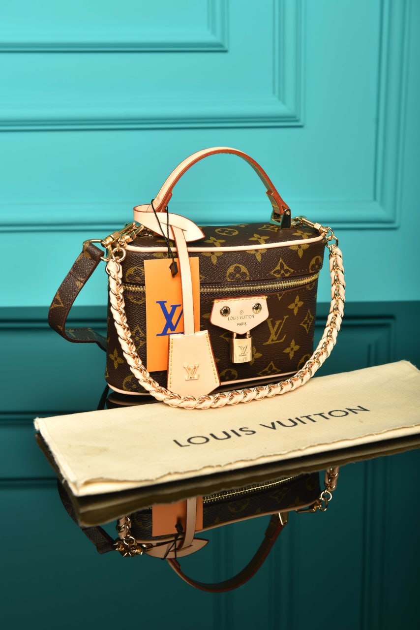 L - Vanity Chain Pouch