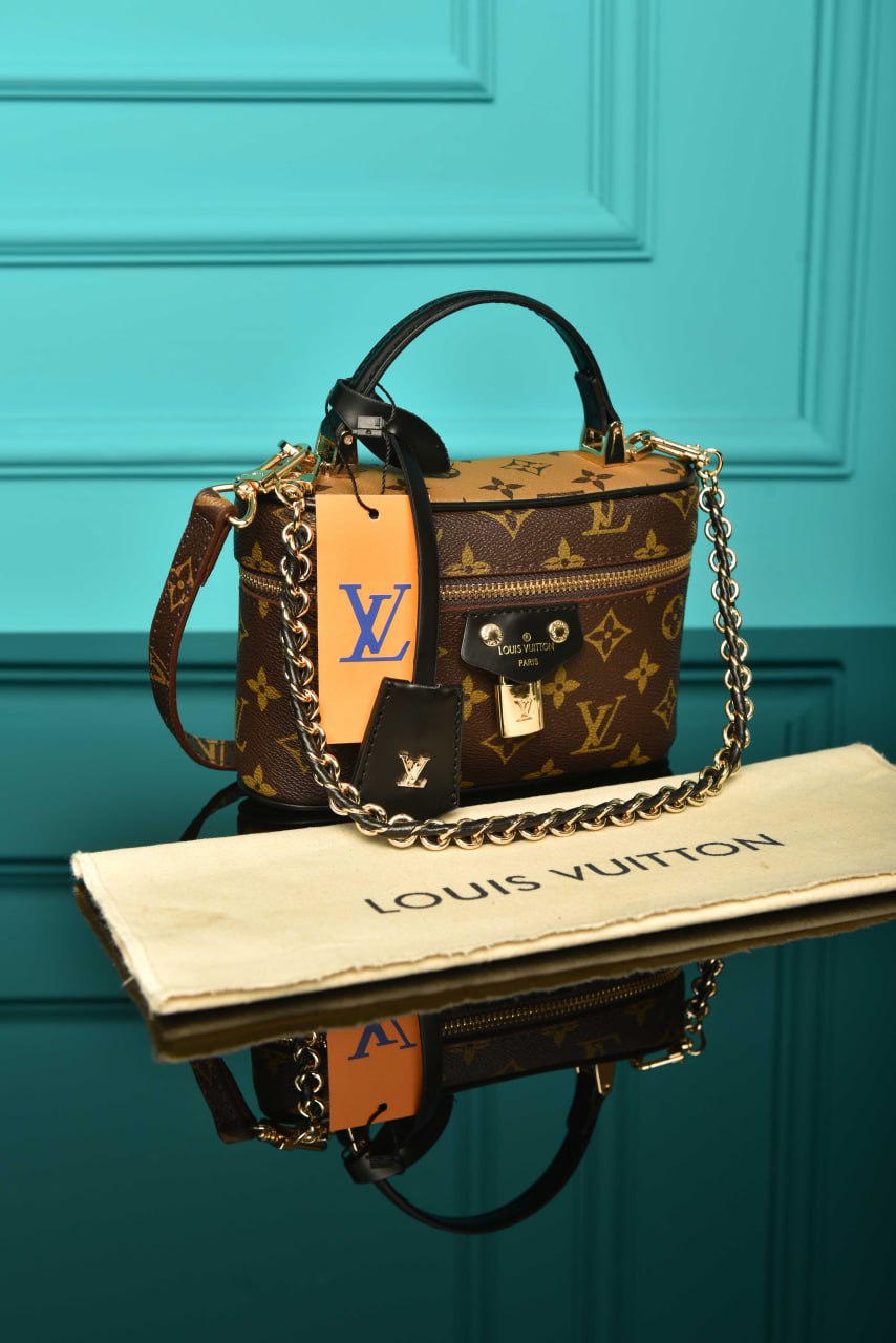 L - Vanity Chain Pouch