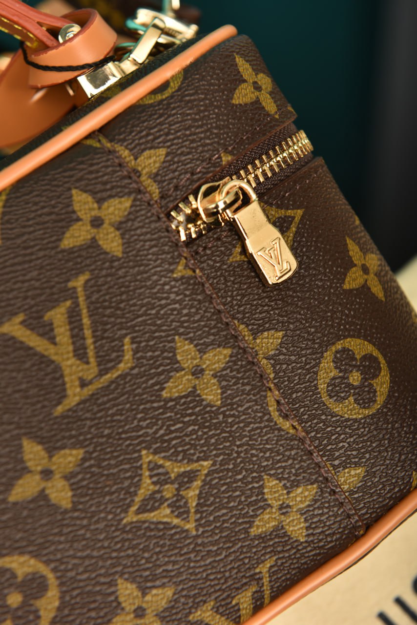 L - Vanity Chain Pouch