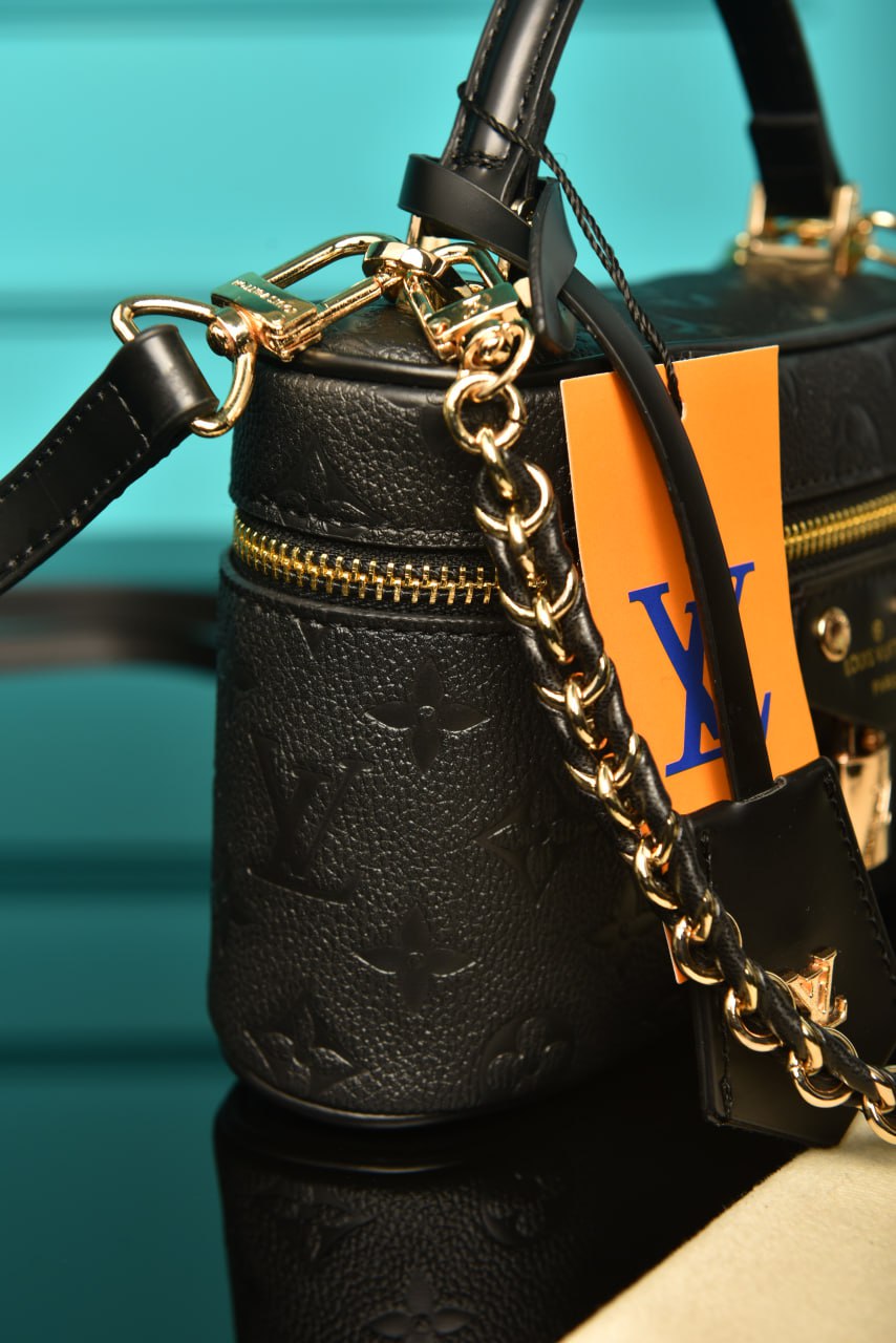 L - Vanity Chain Pouch (Black)