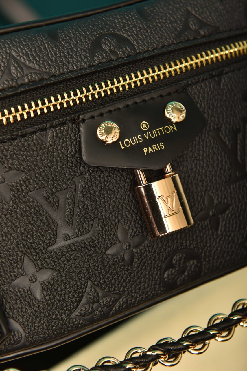 L - Vanity Chain Pouch (Black)