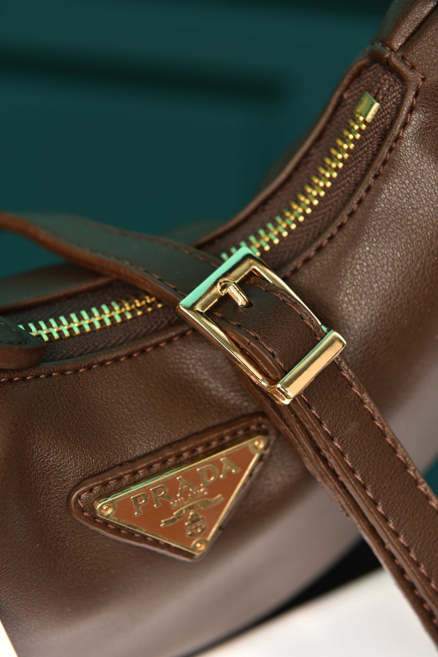 PR - Arque Small Leather Shoulder Bag