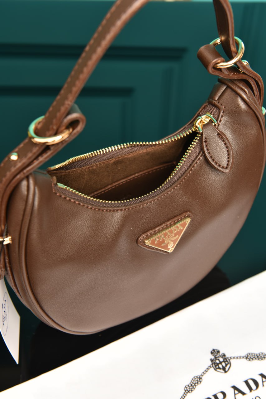 PR - Arque Small Leather Shoulder Bag