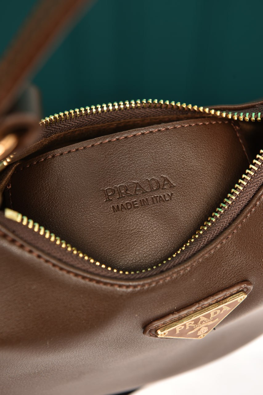 PR - Arque Small Leather Shoulder Bag