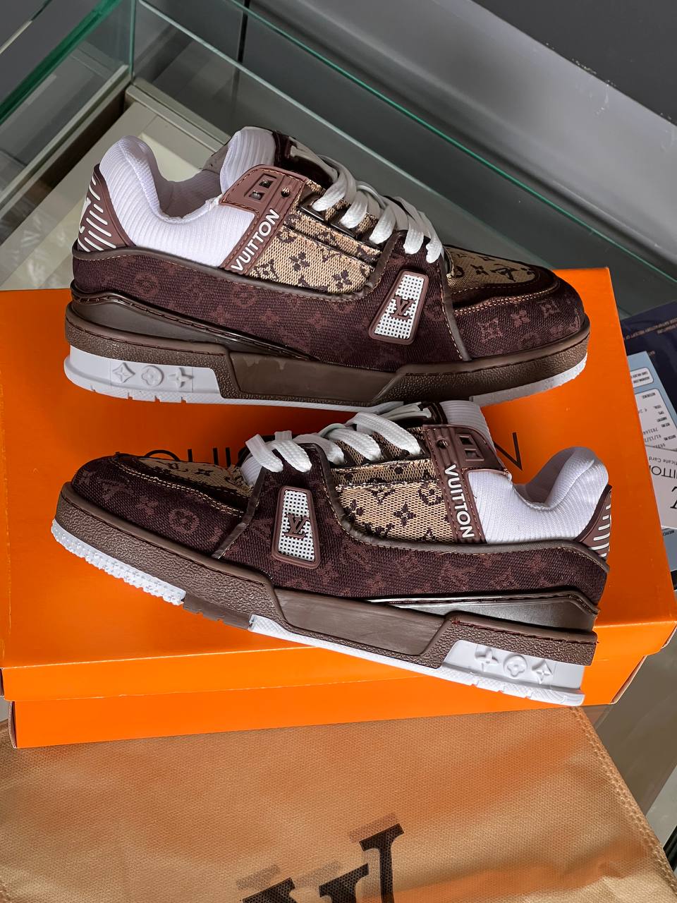 L - Shoes