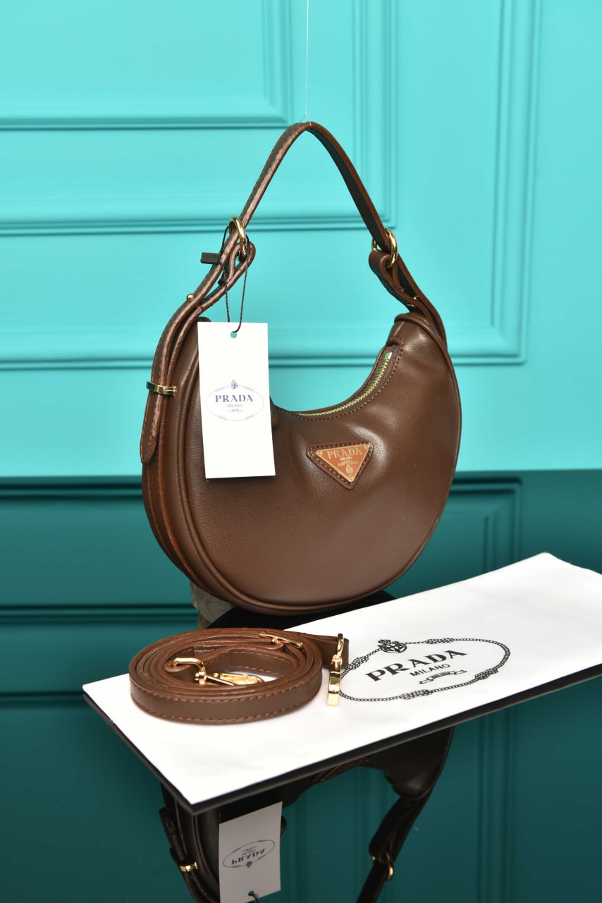 PR - Arque Small Leather Shoulder Bag