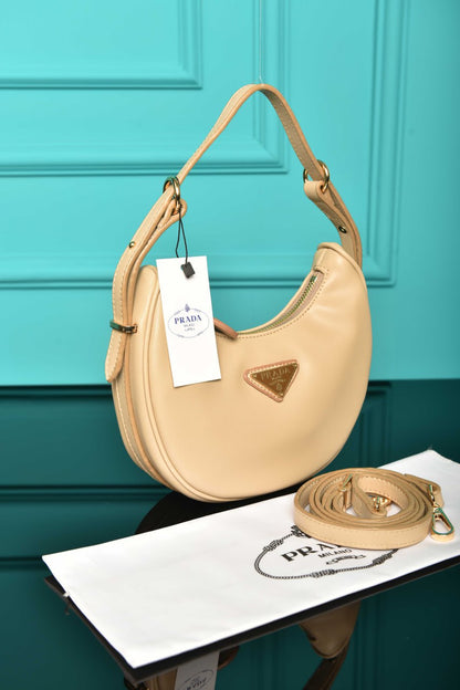 PR - Arque Small Leather Shoulder Bag