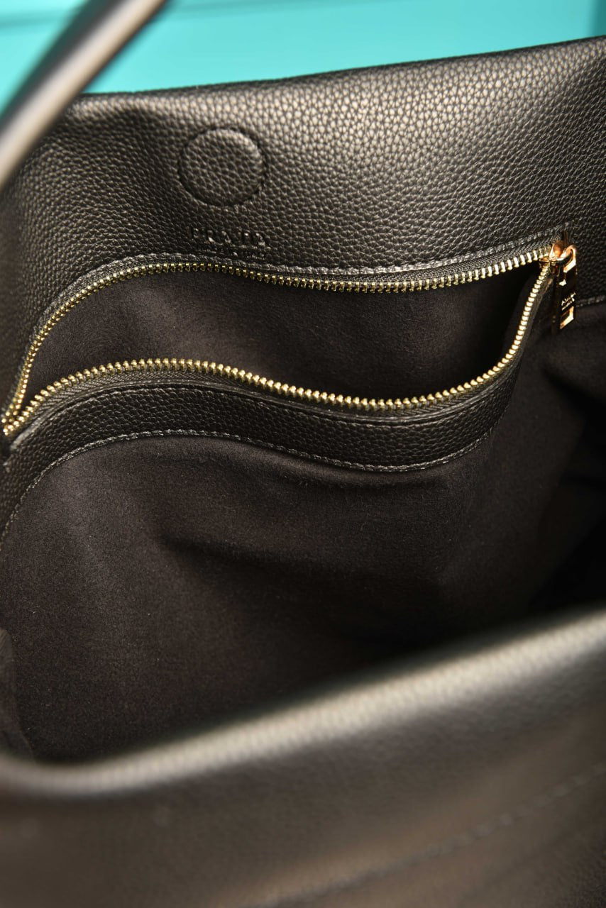 PR - Large Leather Shoulder Bag