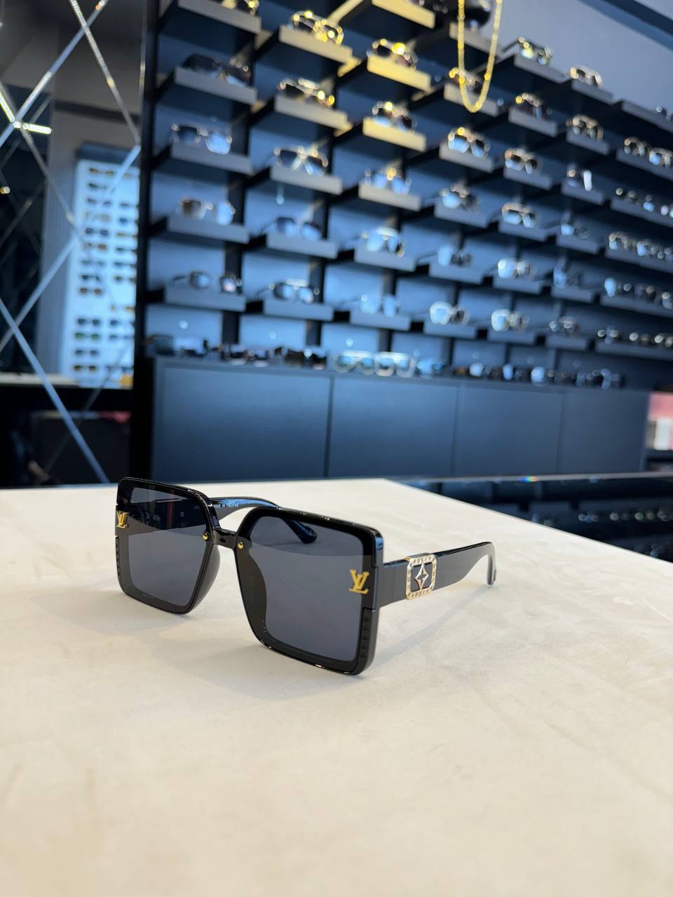 L - Sunglasses