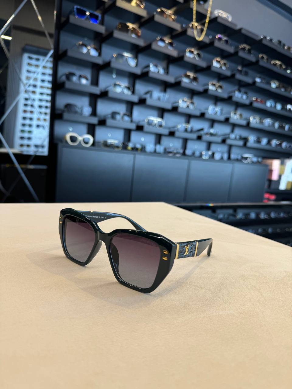 L - Sunglasses