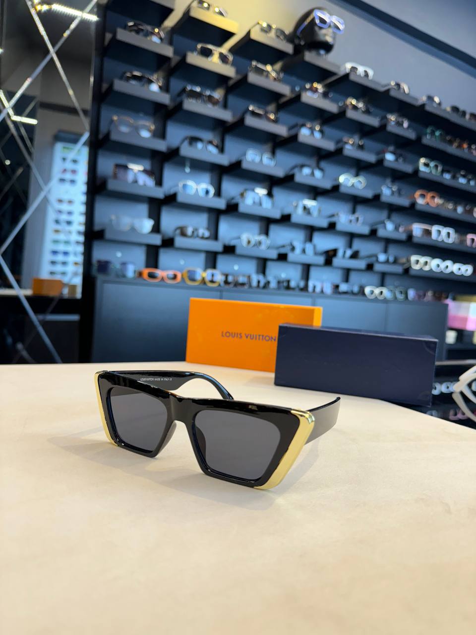 L - Sunglasses