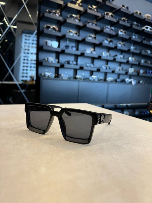 L - Sunglasses