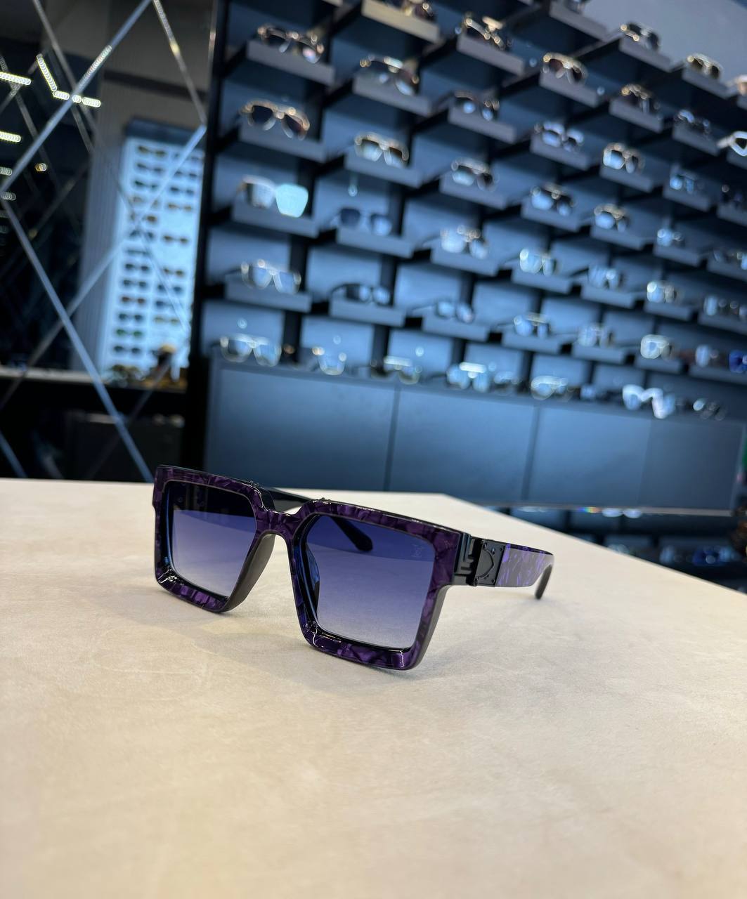 L - Sunglasses