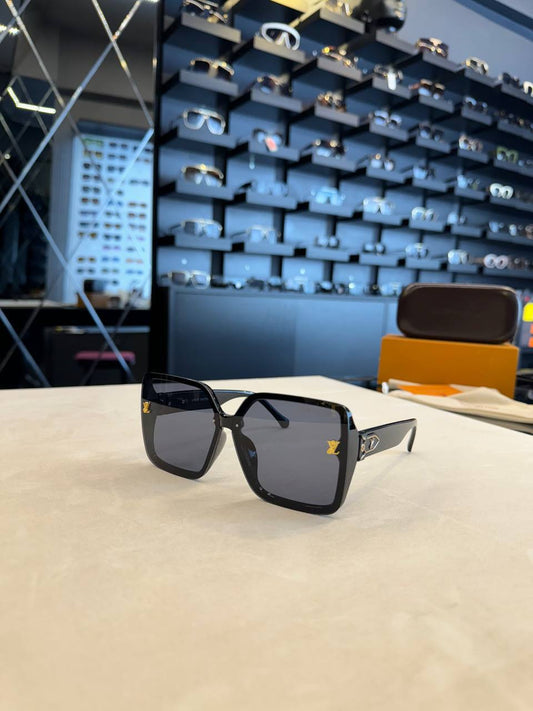 L - Sunglasses