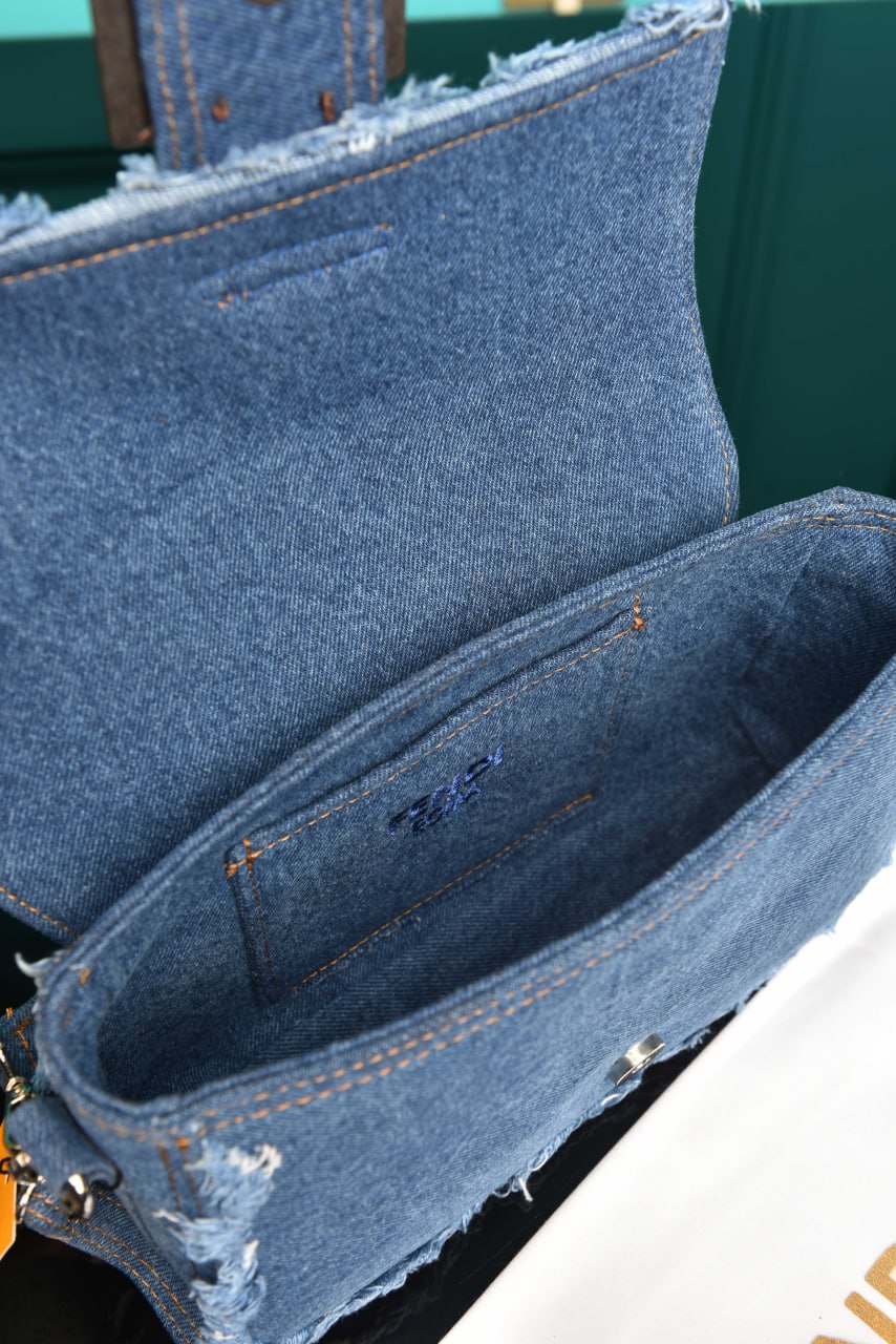 FD - Baguette Bag in Denim