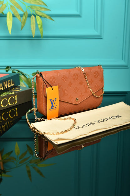 L - Felicie Pochette