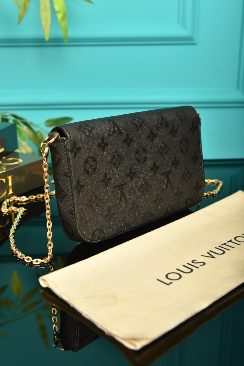 L - Felicie Pochette